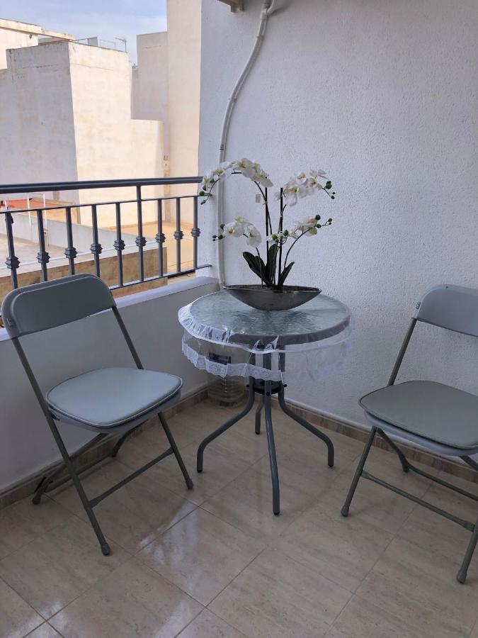 Schoene Wohnung Mit Pool , Wi-Fi Und Privat Garage Torrevieja Exterior photo