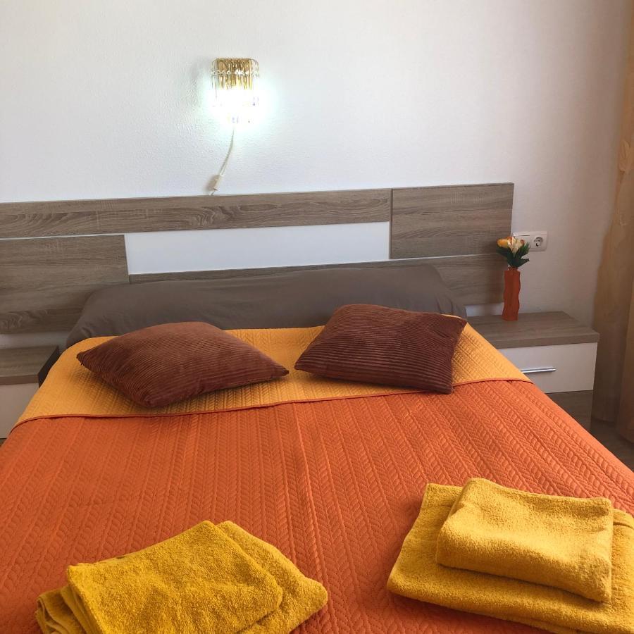 Schoene Wohnung Mit Pool , Wi-Fi Und Privat Garage Torrevieja Exterior photo