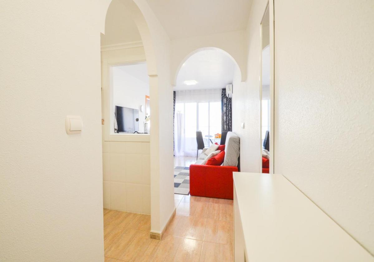 Schoene Wohnung Mit Pool , Wi-Fi Und Privat Garage Torrevieja Exterior photo