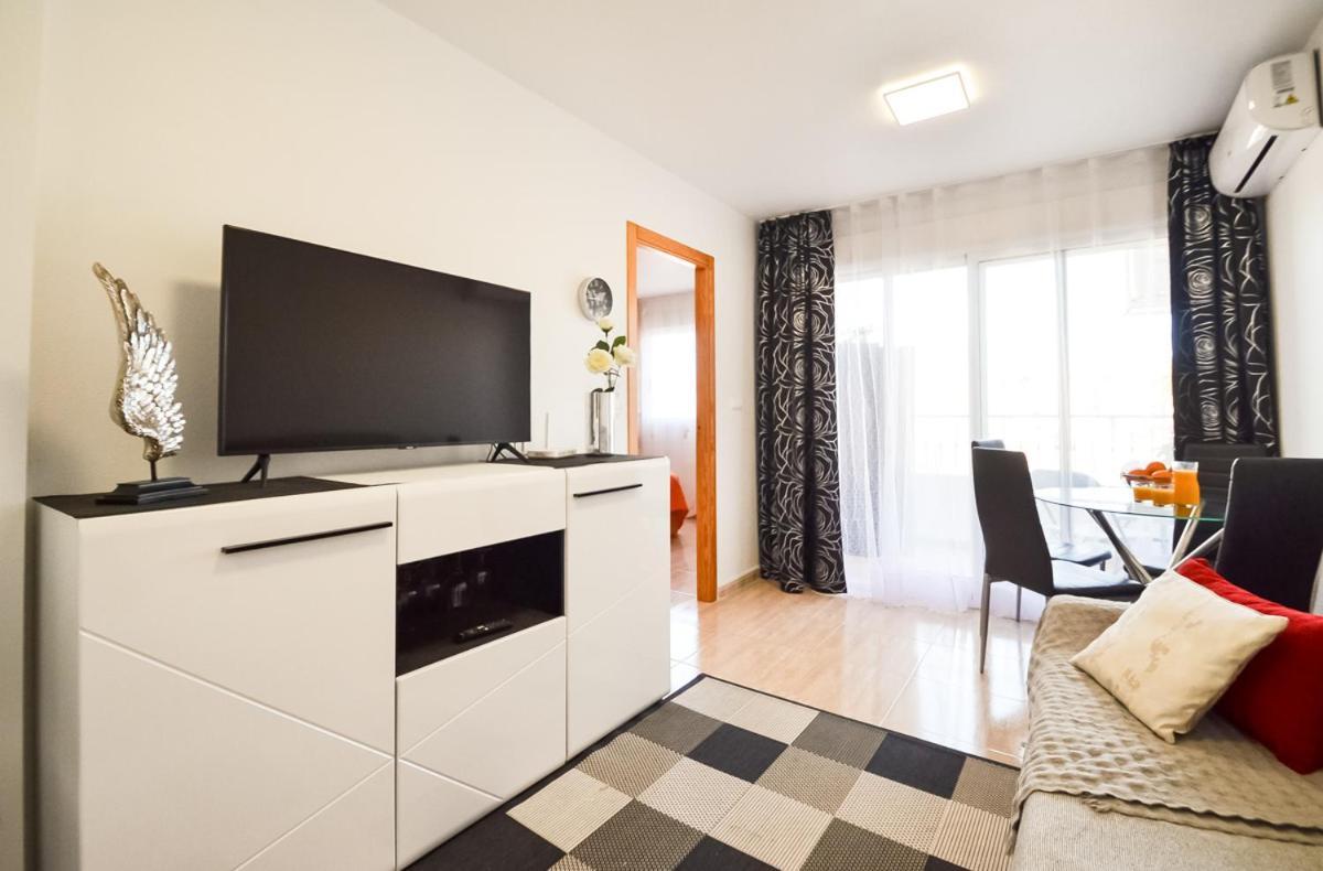 Schoene Wohnung Mit Pool , Wi-Fi Und Privat Garage Torrevieja Exterior photo